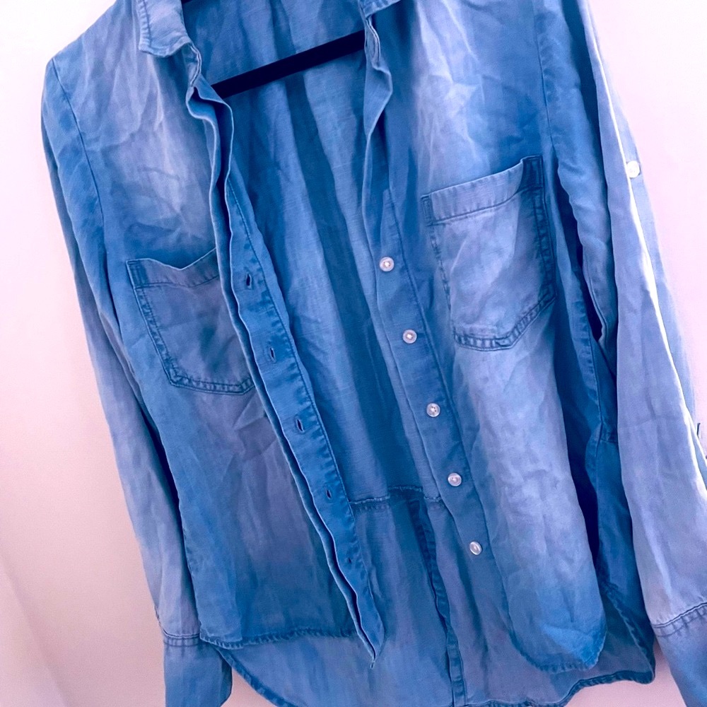Bella Dahl Denim Button-Up Shirt medium wash LIKE NEW never worn Size XS